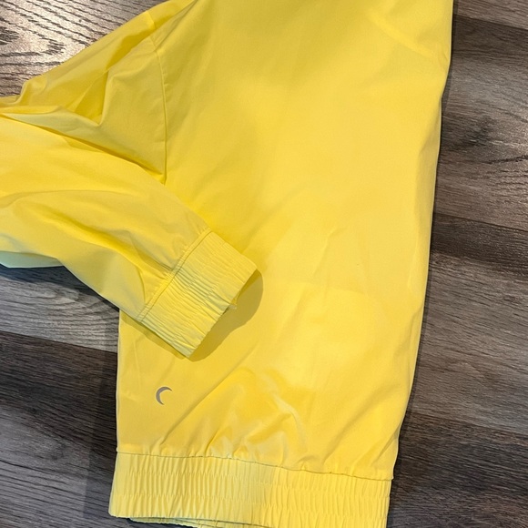 Zyia Windbreaker - Picture 2 of 2